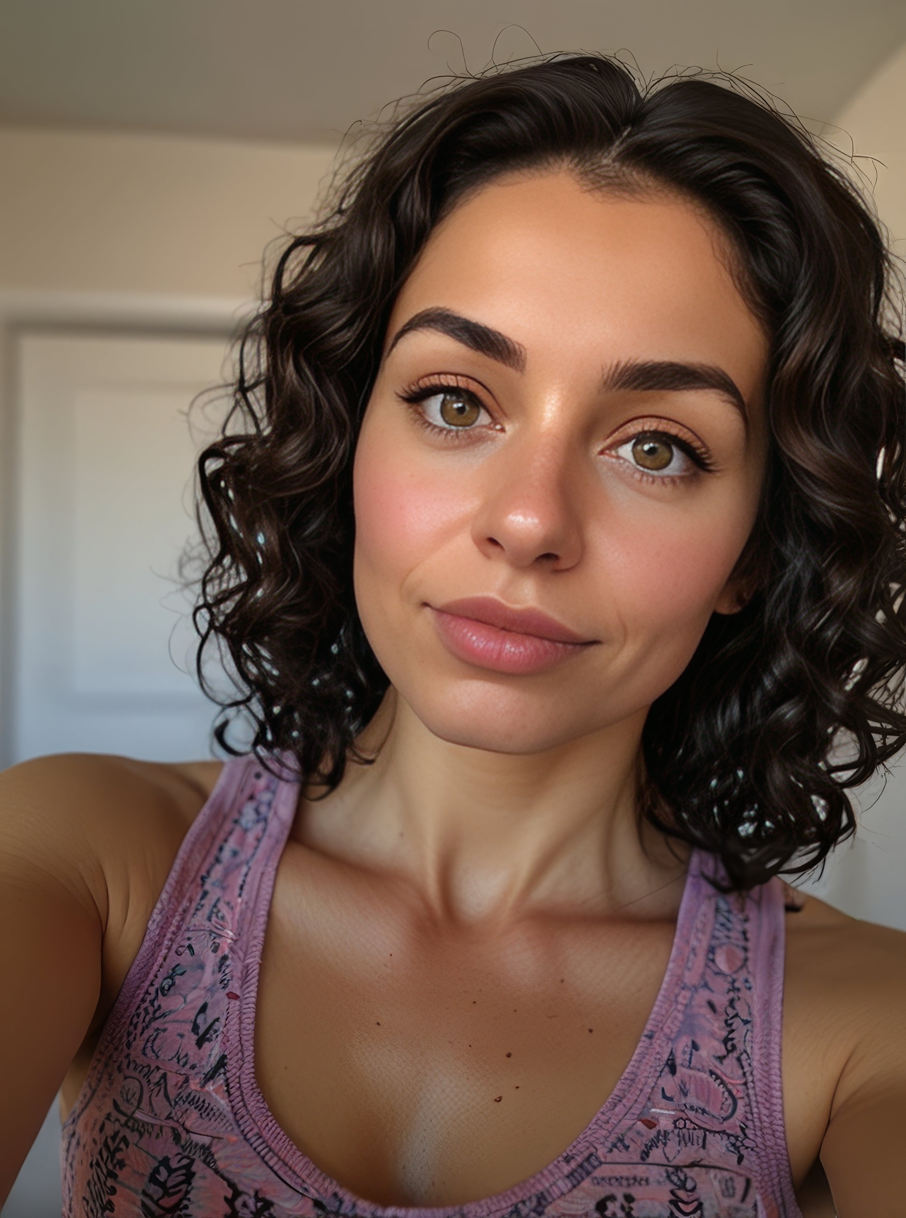 files/vecteezy_curly-hair-woman-beautiful-selfie-and-fair-skin_47157866.jpg
